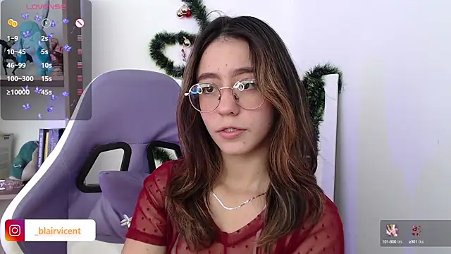 Snapshot of BlairVicent chatting on December 9, 2024, 3:22 pm BlairVicent online show from December 9, 2024, 3:22 pm