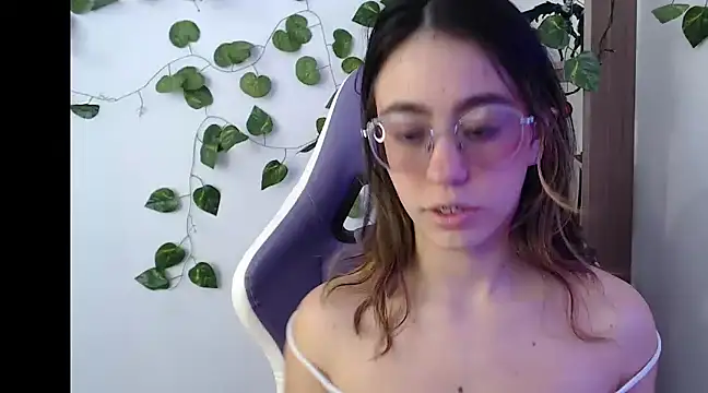 Snapshot of BlairVicent chatting on March 19, 2025, 12:23 pm BlairVicent online show from March 19, 2025, 12:23 pm