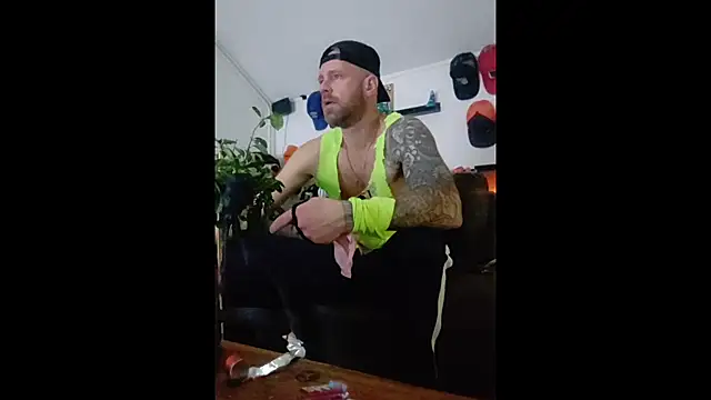 Snapshot of eltoulou chatting on January 12, 2025, 9:08 pm eltoulou online show from January 12, 2025, 9:08 pm