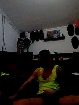 Snapshot of eltoulou chatting on January 20, 2025, 4:23 pm eltoulou online show from January 20, 2025, 4:23 pm