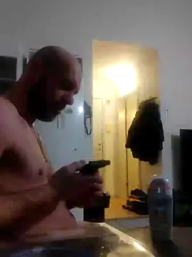 Snapshot of eltoulou chatting on January 23, 2025, 1:02 pm eltoulou online show from January 23, 2025, 1:02 pm