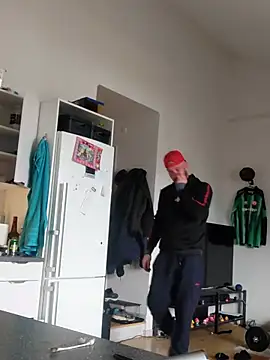 Snapshot of eltoulou chatting on February 25, 2025, 7:36 pm eltoulou online show from February 25, 2025, 7:36 pm