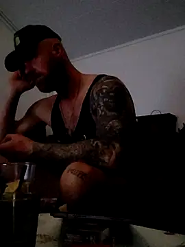 Snapshot of eltoulou chatting on March 4, 2025, 11:43 pm eltoulou online show from March 4, 2025, 11:43 pm