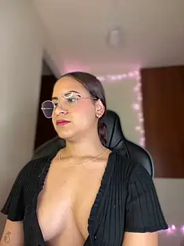 gretta kler1 online show from December 28, 2024, 11:26 pm