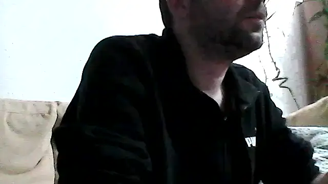 crissbadboy online show from November 24, 2025, 6:40 pm