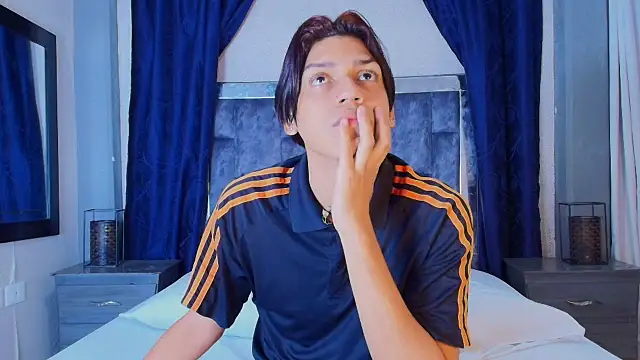 Snapshot of Samuelsince chatting on January 24, 2025, 4:59 am Samuelsince online show from January 24, 2025, 4:59 am