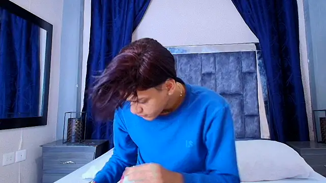 Snapshot of Samuelsince chatting on January 25, 2025, 5:18 am Samuelsince online show from January 25, 2025, 5:18 am