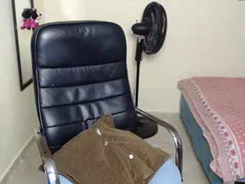 Snapshot of Debora_1_2_3 chatting on February 16, 2025, 3:05 pm Debora 1 2 3 online show from February 16, 2025, 3:05 pm