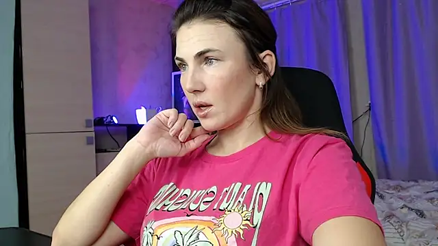 Snapshot of Daniela_Cooperr chatting on October 18, 2025, 6:19 pm Daniela Cooperr online show from October 18, 2025, 6:19 pm