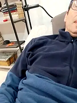 Snapshot of Anastasio33 chatting on January 17, 2026, 6:40 am Anastasio33 online show from January 17, 2026, 6:40 am