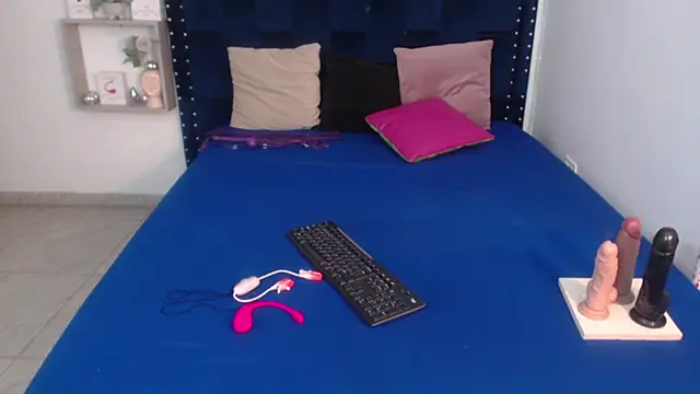 SaraApril 1 online show from February 5, 2025, 8:14 pm