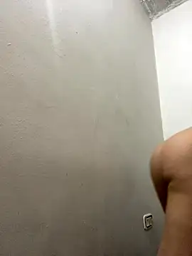 florchu7 online show from November 1, 2025, 6:48 am