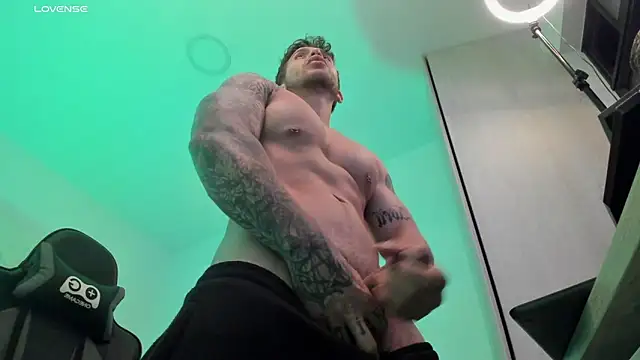 LucianSinclair online show from February 21, 2025, 2:50 am