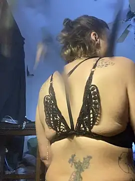 Everlyrose27 online show from December 6, 2024, 8:15 am