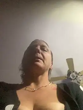 Everlyrose27 online show from December 7, 2024, 5:04 am