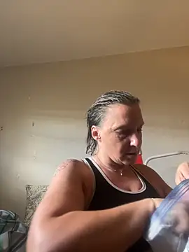 Everlyrose27 online show from September 18, 2025, 6:32 pm