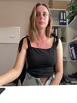 Hii Lolla online show from March 14, 2026, 9:04 am