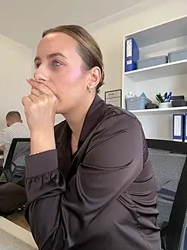 Hii Lolla online show from April 20, 2026, 7:00 am