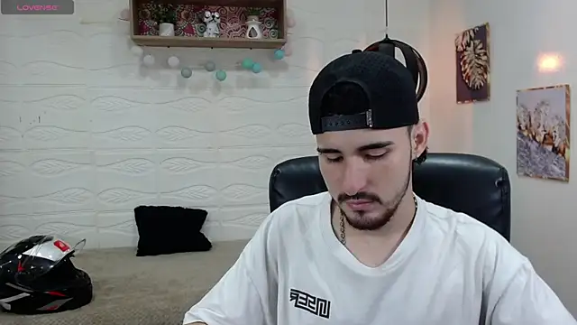 DmitriSanders online show from January 17, 2025, 9:17 pm