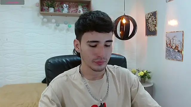 DmitriSanders online show from March 13, 2025, 10:10 pm