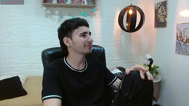 DmitriSanders online show from March 20, 2025, 8:40 pm