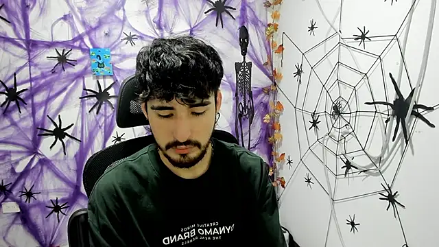 DmitriSanders online show from December 18, 2025, 8:26 pm