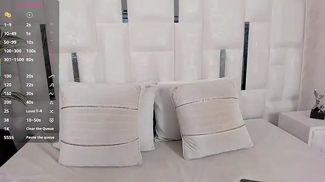 imkrystall online show from December 22, 2025, 9:23 pm