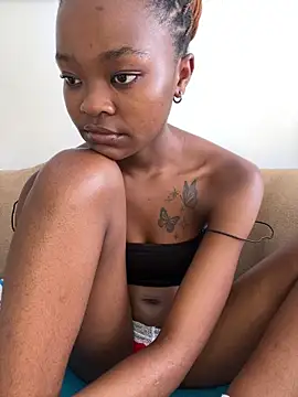 Snapshot of Grusha19 chatting on February 18, 2026, 10:33 am Grusha19 online show from February 18, 2026, 10:33 am