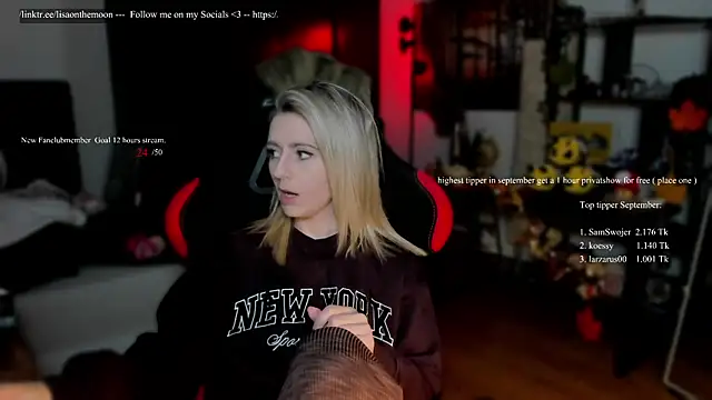 Lisaonthemoon online show from September 17, 2025, 6:09 pm