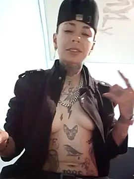 Snapshot of real_fenix chatting on January 25, 2025, 4:02 am real fenix online show from January 25, 2025, 4:02 am