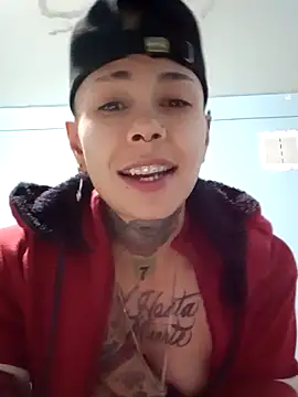 Snapshot of real_fenix chatting on March 6, 2025, 2:09 am real fenix online show from March 6, 2025, 2:09 am