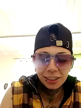 Snapshot of real_fenix chatting on March 21, 2025, 9:01 pm real fenix online show from March 21, 2025, 9:01 pm