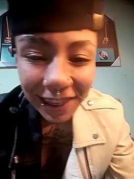 Snapshot of real_fenix chatting on October 1, 2025, 3:01 am real fenix online show from October 1, 2025, 3:01 am