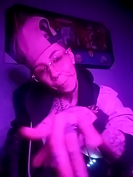 Snapshot of real_fenix chatting on October 2, 2025, 10:11 am real fenix online show from October 2, 2025, 10:11 am