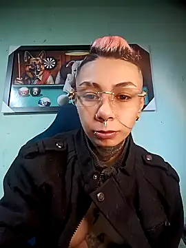 Snapshot of real_fenix chatting on October 8, 2025, 1:53 pm real fenix online show from October 8, 2025, 1:53 pm