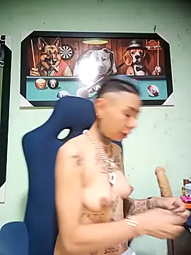 Snapshot of real_fenix chatting on October 22, 2025, 3:01 pm real fenix online show from October 22, 2025, 3:01 pm