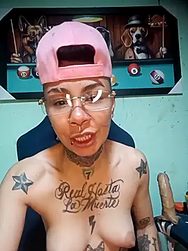 Snapshot of real_fenix chatting on October 26, 2025, 1:39 pm real fenix online show from October 26, 2025, 1:39 pm