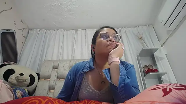 KEYRA-MILLER- online show from February 17, 2026, 1:46 am