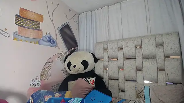 KEYRA-MILLER- online show from March 7, 2026, 1:24 am