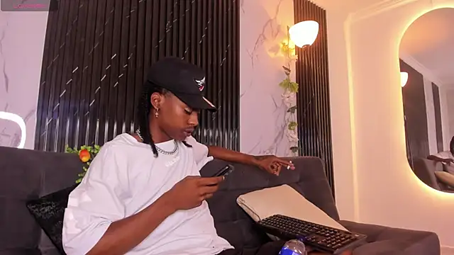 BRYXXXON1 online show from February 6, 2025, 12:05 pm