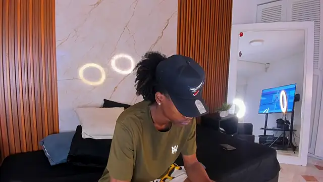 BRYXXXON1 online show from February 13, 2025, 3:03 pm