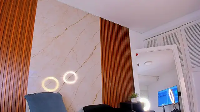 BRYXXXON1 online show from February 13, 2025, 6:05 pm