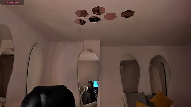 Snapshot of PaulinaSantos_ chatting on November 2, 2025, 5:15 pm PaulinaSantos online show from November 2, 2025, 5:15 pm