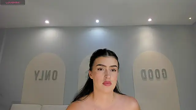 Snapshot of PaulinaSantos_ chatting on April 22, 2026, 7:15 pm PaulinaSantos online show from April 22, 2026, 7:15 pm