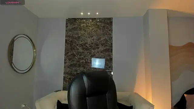 Snapshot of PaulinaSantos_ chatting on May 27, 2026, 7:55 pm PaulinaSantos online show from May 27, 2026, 7:55 pm