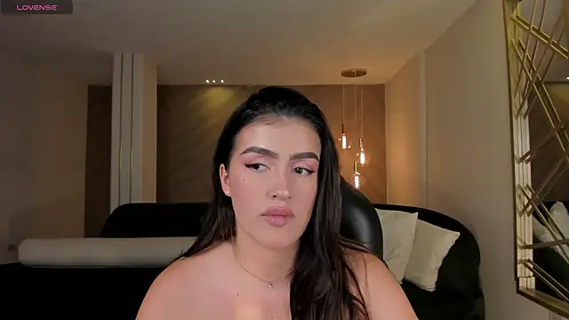 PaulinaSantos  online show from June 10, 2026, 8:19 pm