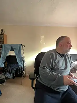 LondonTeffy online show from December 23, 2024, 10:10 am