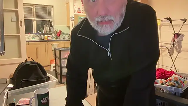 LondonTeffy online show from February 14, 2025, 10:14 pm