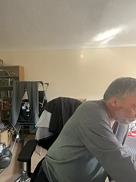 LondonTeffy online show from October 2, 2025, 10:22 am