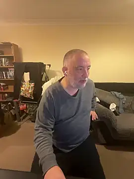 LondonTeffy online show from October 15, 2025, 9:26 pm